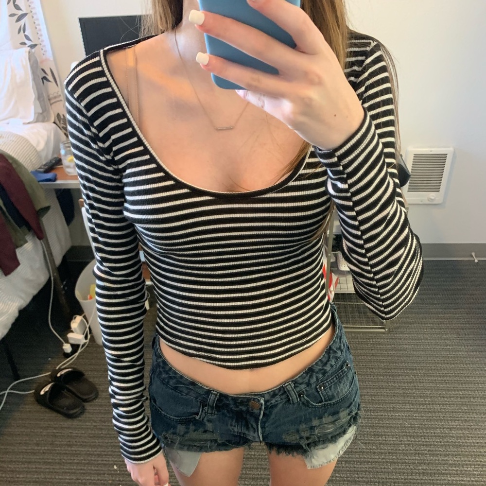 Black and white long sleeve